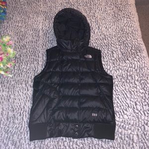 Women’s north face black vest NWOT